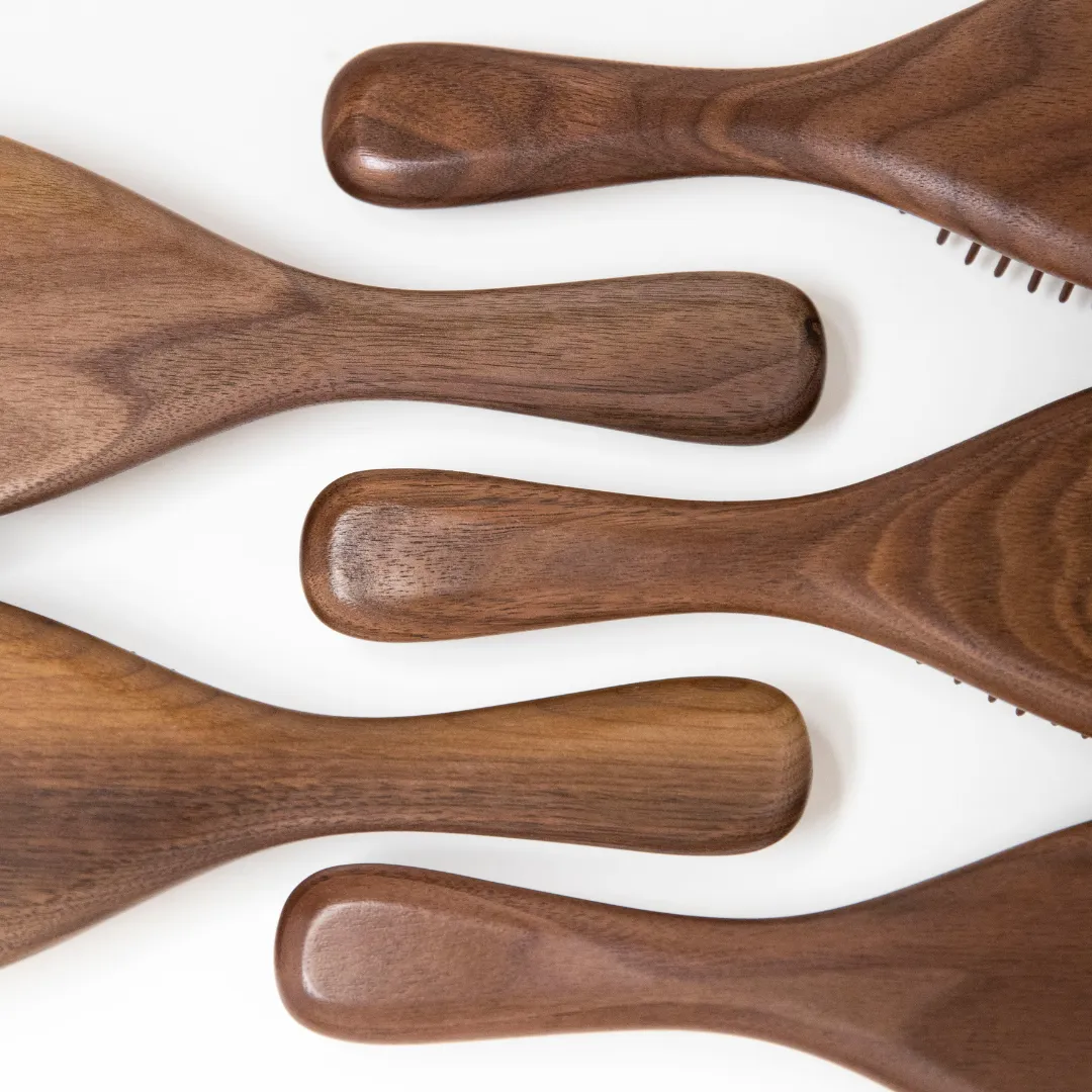 WALNUT TEARDROP BRUSH