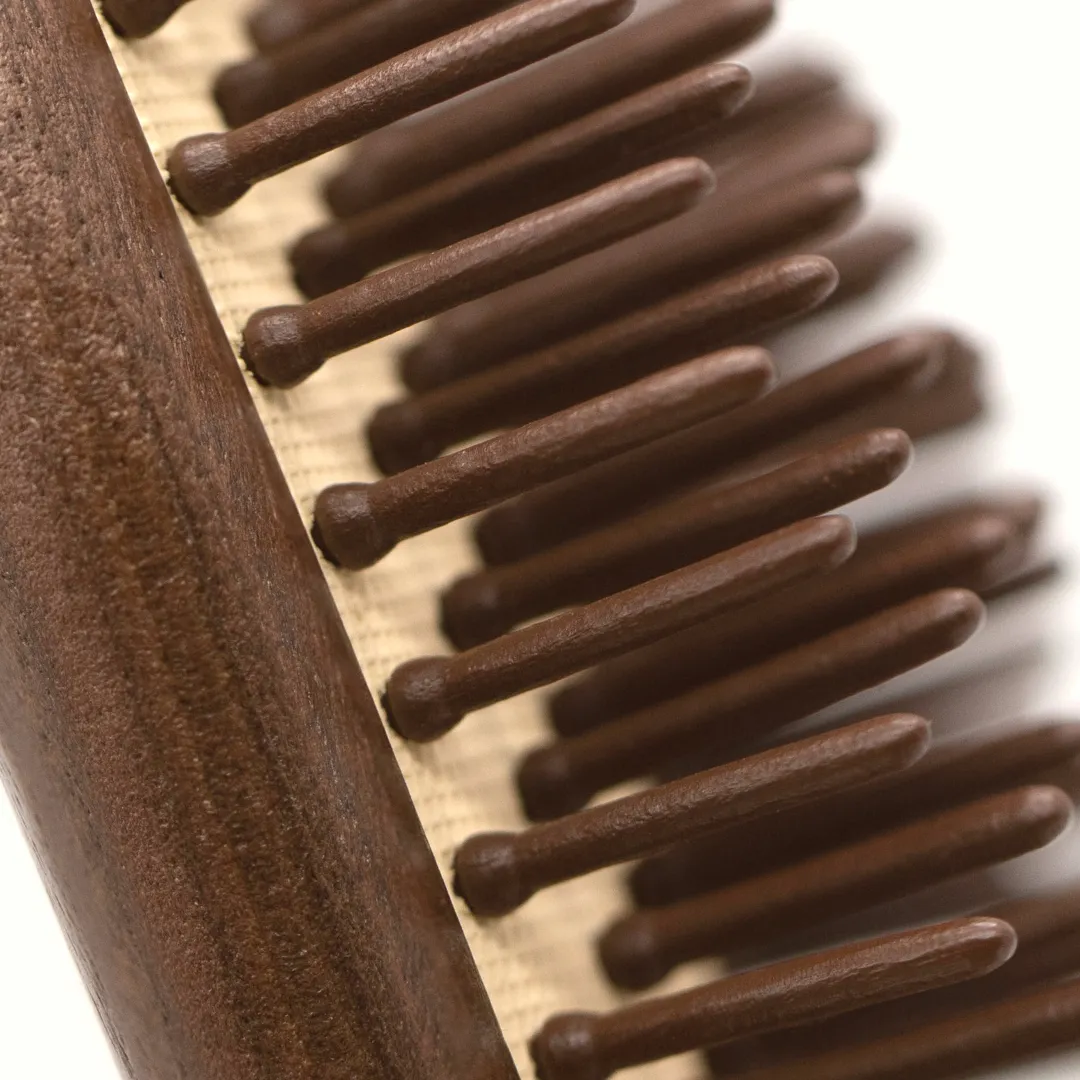 WALNUT TEARDROP BRUSH